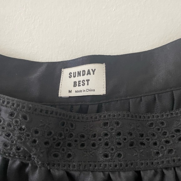 Sundays Best Blouse - Picture 2 of 3